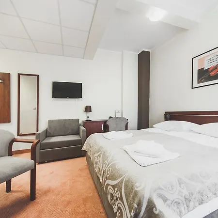 Otel Chmielna 2*