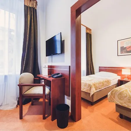 Otel Chmielna 2*